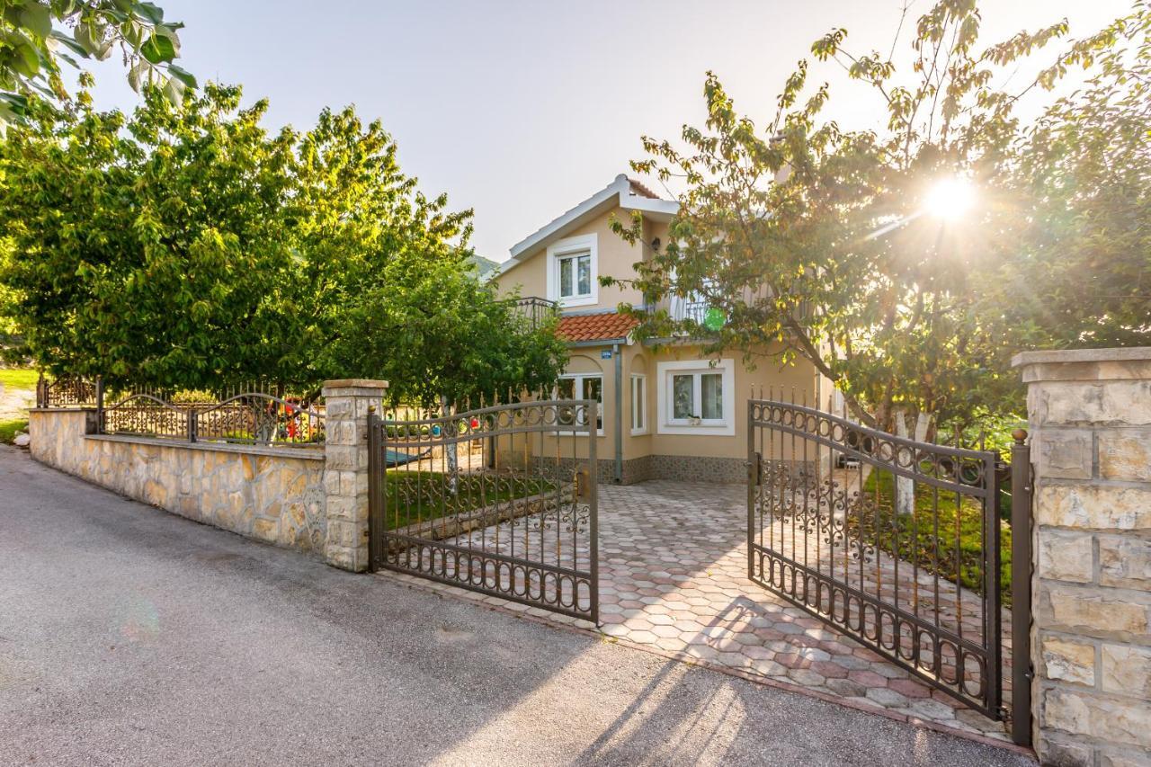 Holiday Home Memories And Joy Imotski Ngoại thất bức ảnh